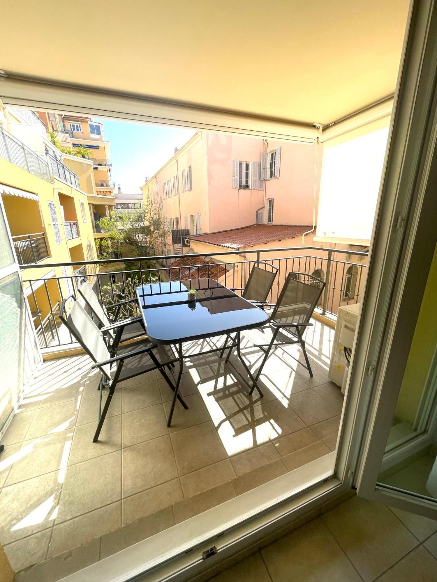 Royal Plazza, Beau T2 Centre Ville, Parking Menton